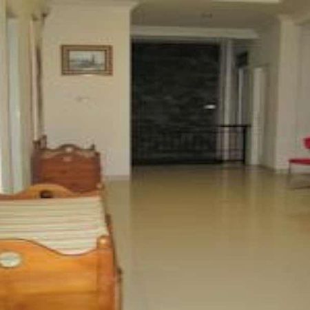 Ge Jacmart Homestay Makassar By Zuzu Εξωτερικό φωτογραφία